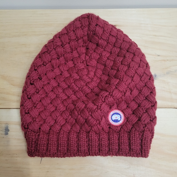 Canada Goose Accessories - Canada Goose basket weave slouchy beanie